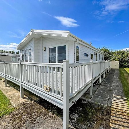 Luxury Lodge With Decking In Hunstanton At Manor Park Ref 23144K Bagian luar foto